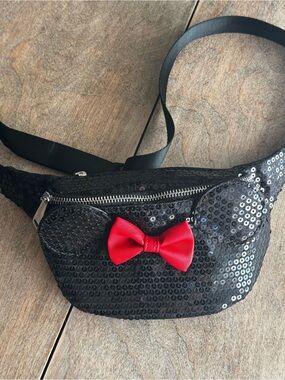 Disney Loungefly Minnie Mouse sequined belt bag
